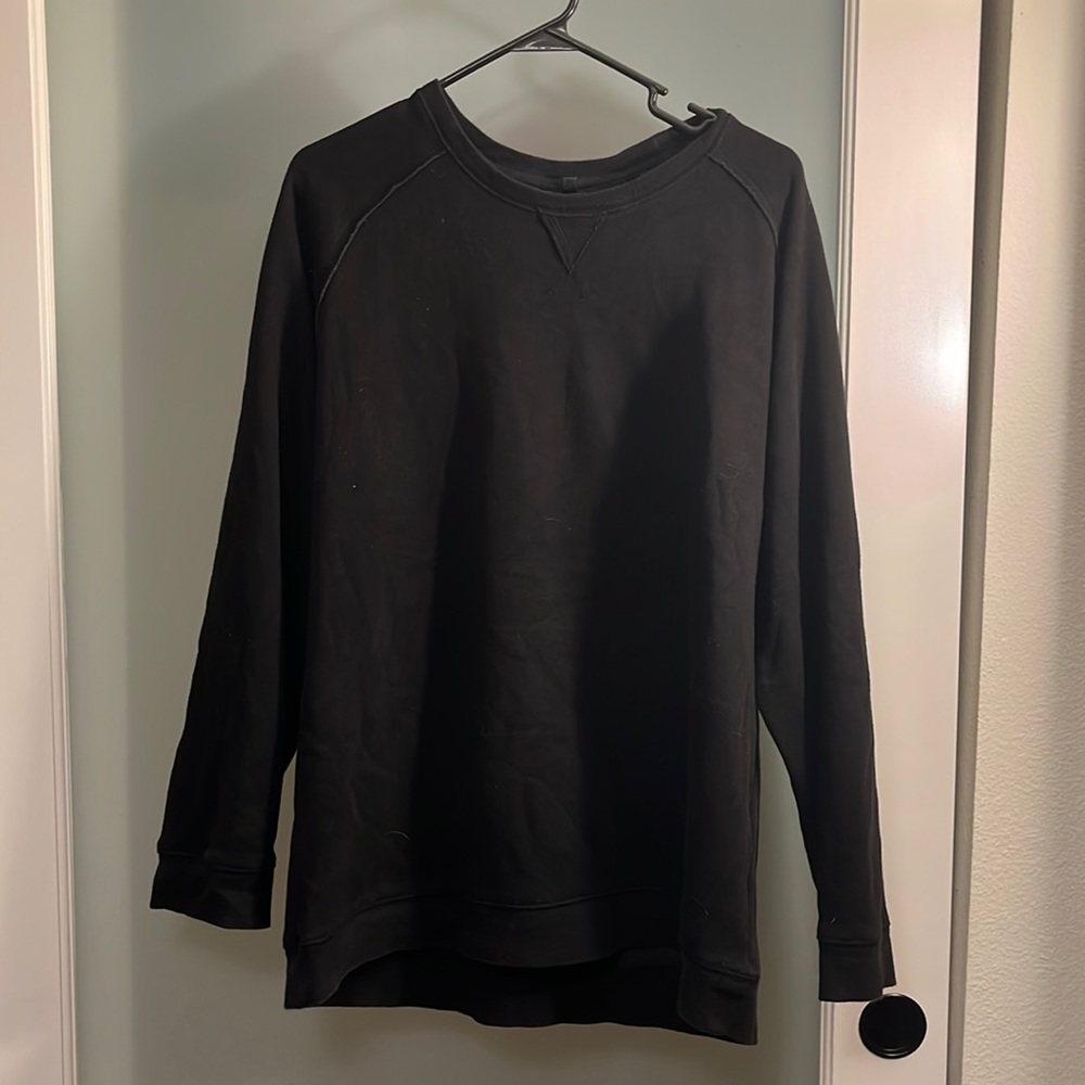 Black long sleeve crew neck